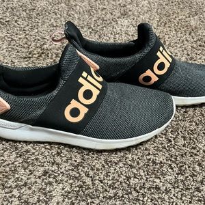 Women’s Adidas tennis shoes 8.5